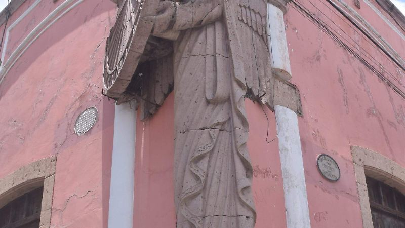 f carmona reloj barrio arriba